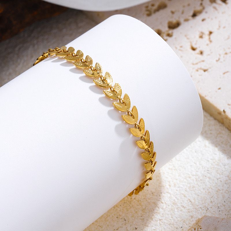 Luxurious Titanium Steel Leaf Fish Tail Bracelet